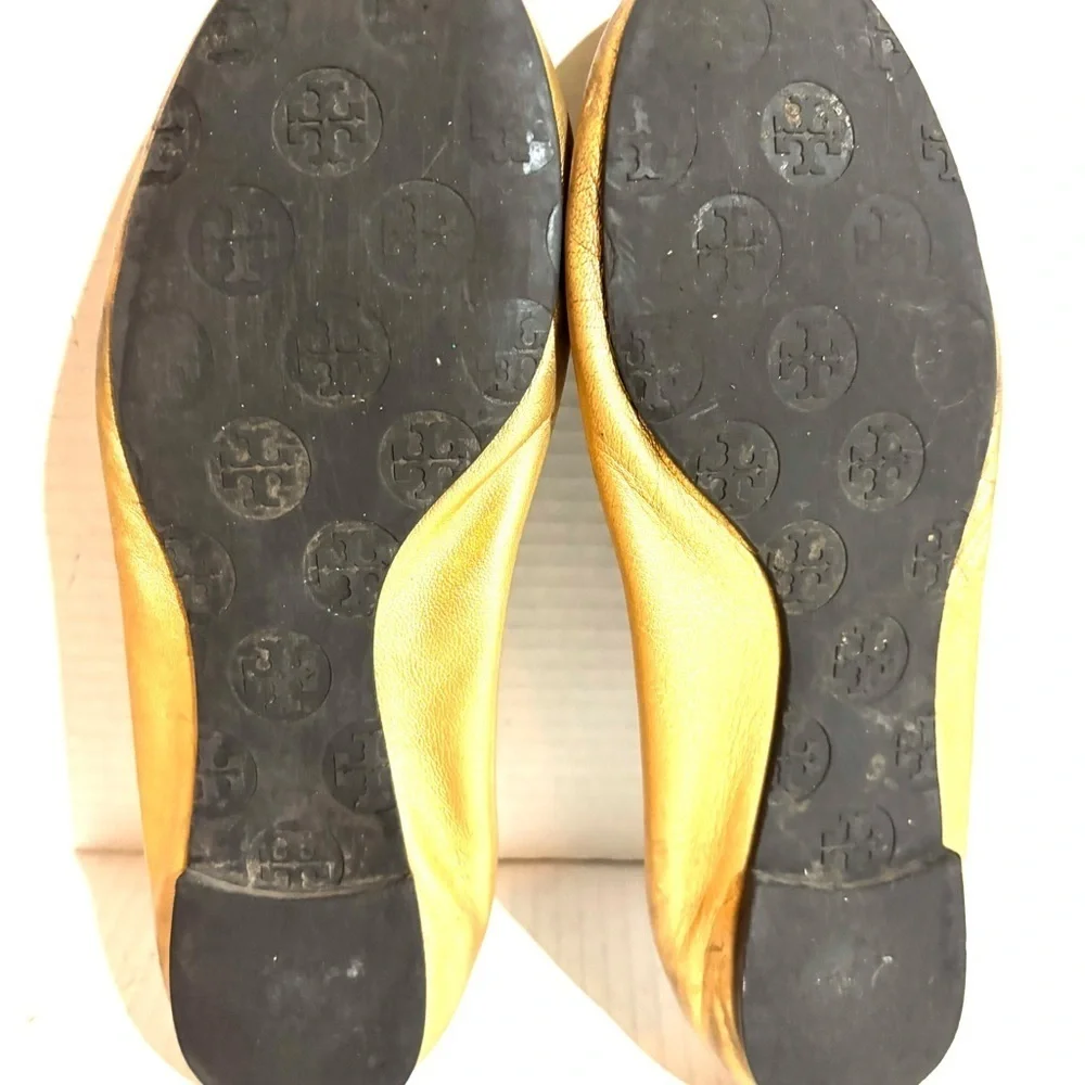 Tory Burch size 7.5 leather ballet flats round toes